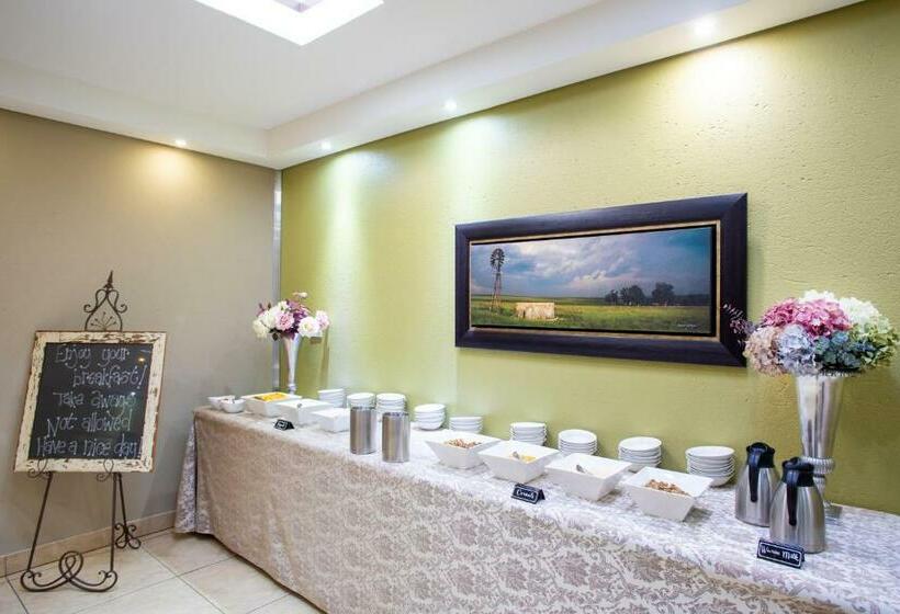 مبيت وإفطار Bluegum Country Lodge