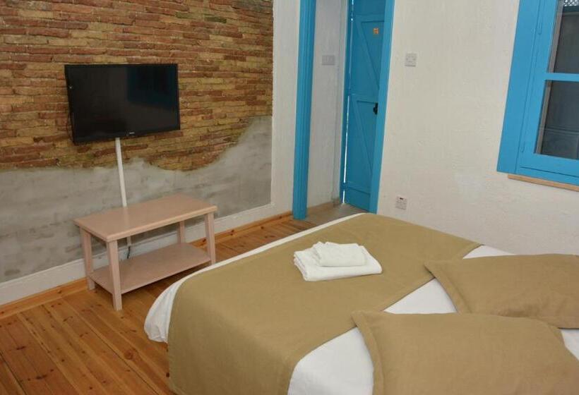 تختخواب و صبحانه Cypriot Swallow Boutique
