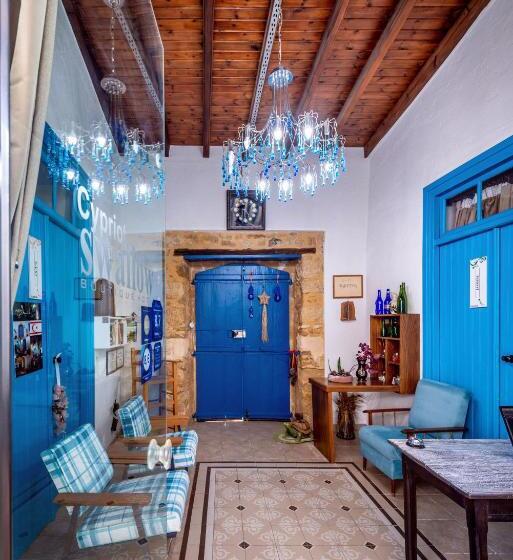 تختخواب و صبحانه Cypriot Swallow Boutique
