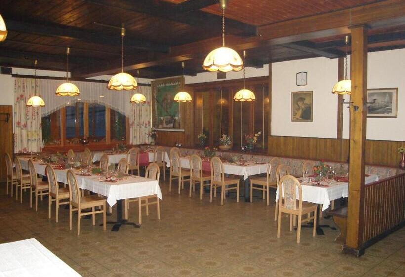 ホテル Hirscheggerhof