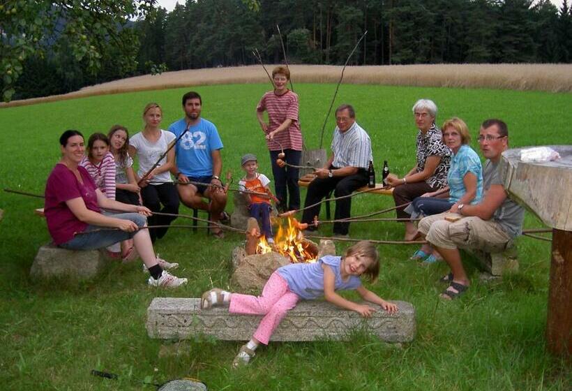 ホテル Urlaub Am Bauernhof Wenigeder   Familie Klopf