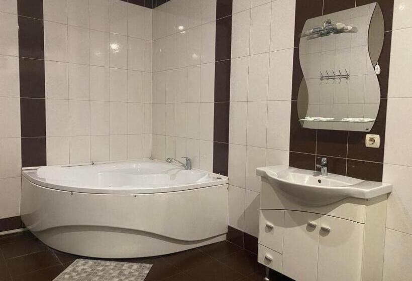 Отель Viktoria