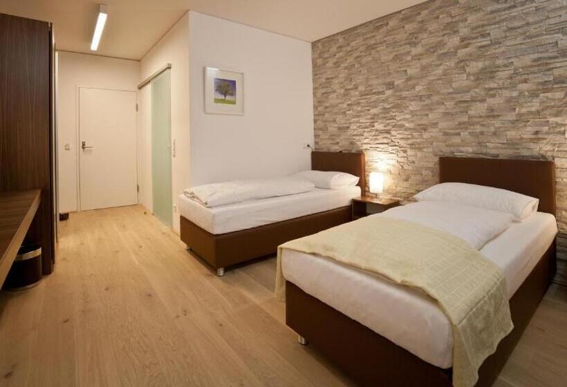 ホテル Wallern Garni