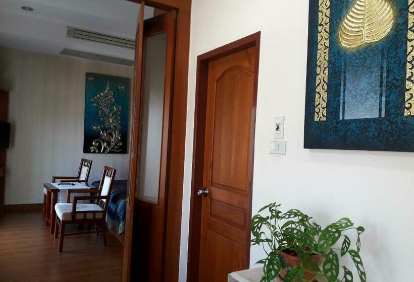 بنسيون Rimtalay Angsila Guesthouse