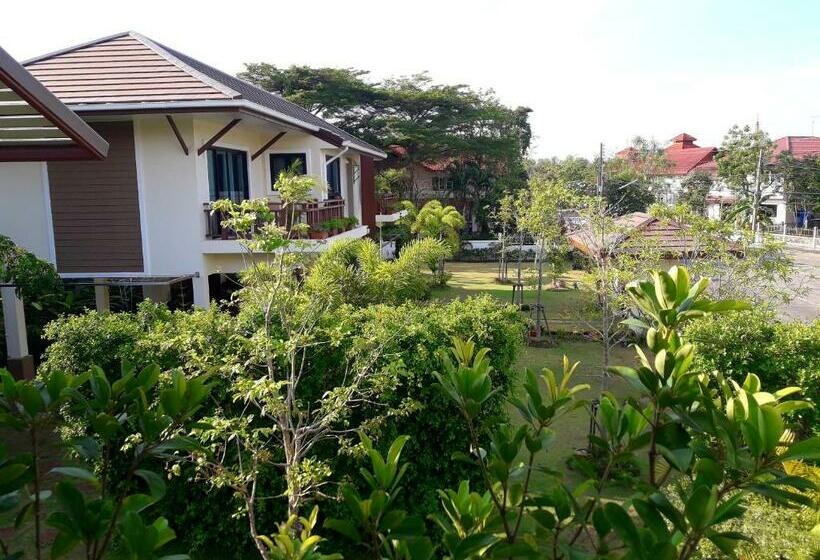 بنسيون Rimtalay Angsila Guesthouse