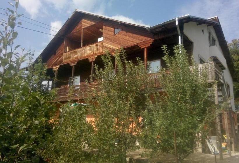 پانسیون Vila Mara