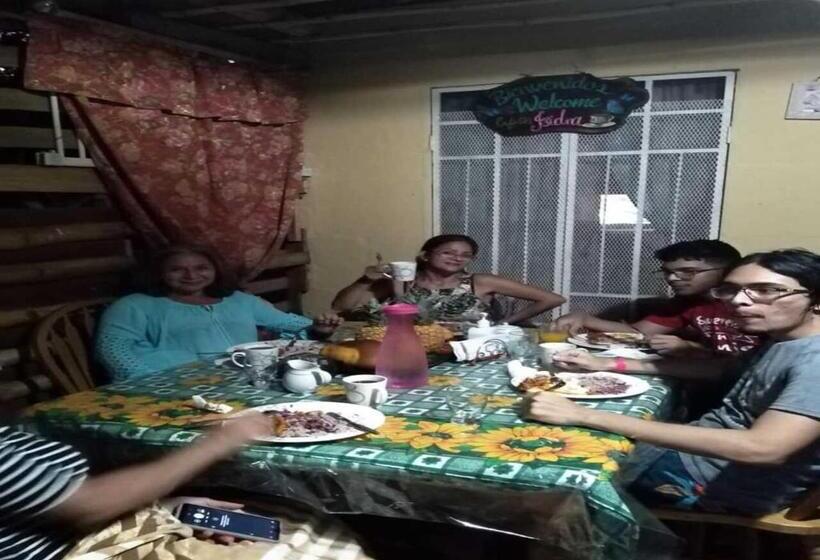הוסטל Hostal Familiar El ángel Panamá B&b