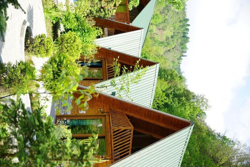 住宿加早餐  Tanura Bungalows