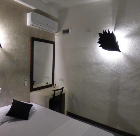 בית מלון כפרי Explore Sinharaja Rain Forest Tour Camp