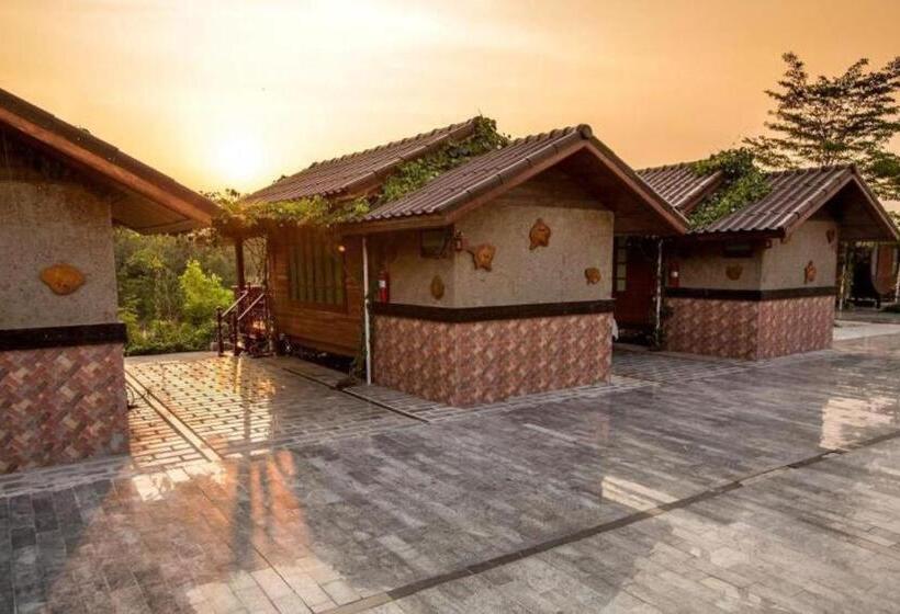 Prew Lom Chom Nam Resort