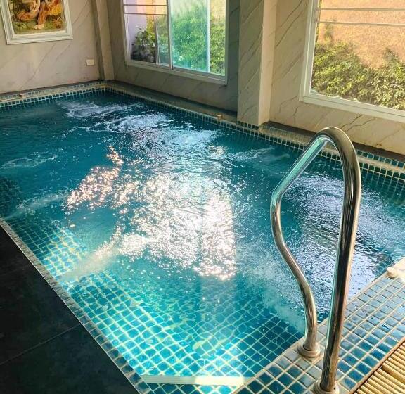리조트 Tara Spa Ratchaburi