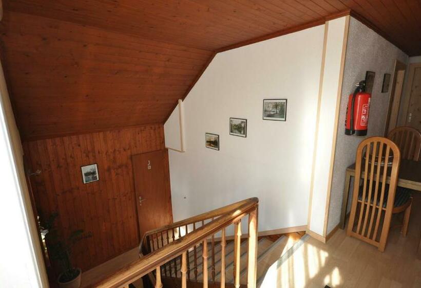 הוסטל Gasthaus Waldheim
