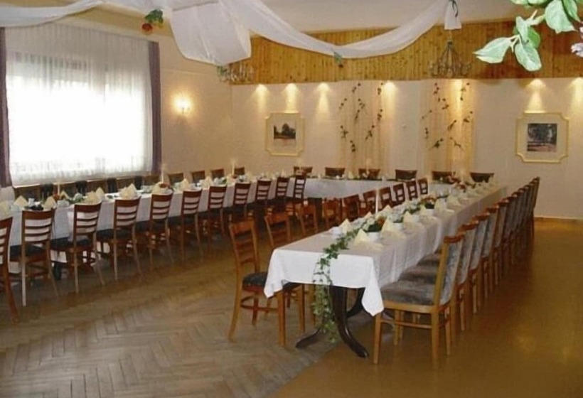 בית מלון כפרי Restaurant Alter Krug Kallinchen