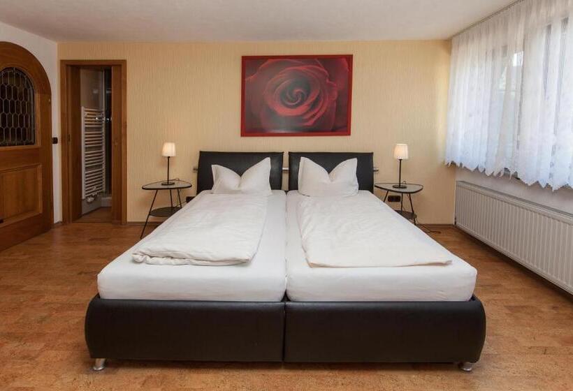 ホテル & Restaurant Krone