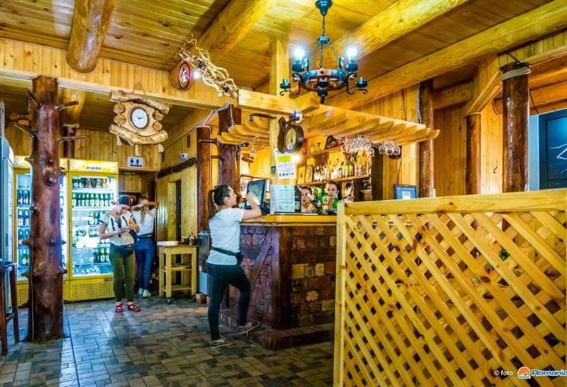 酒店 Taverna Ceahlau