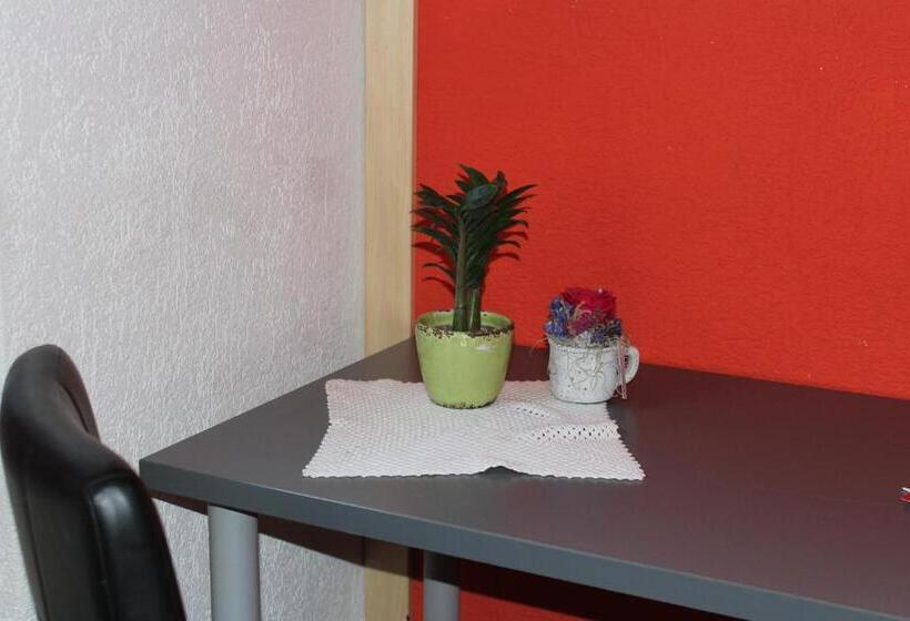 בית מלון כפרי Urirotstock