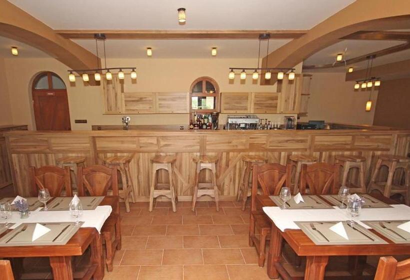 بنسيون Penzión Kállai A Vináreň