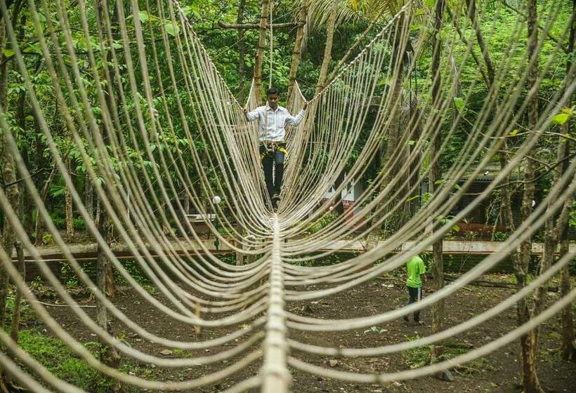 リゾートホテル Nature Trails Sajan, Vikramgad