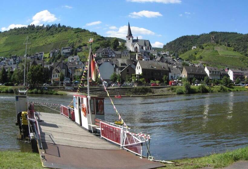 Weinhotel Hubertus Garni