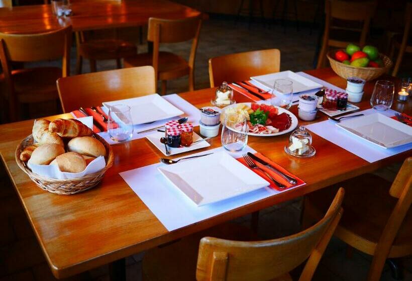 호스텔 Bonne Auberge Les Bugnenets