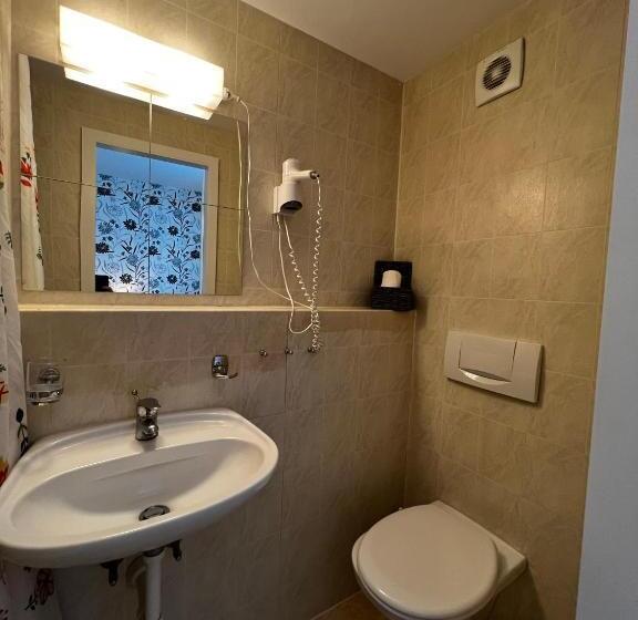 旅馆 Smartroom Hotel Rössli Hunzenschwil
