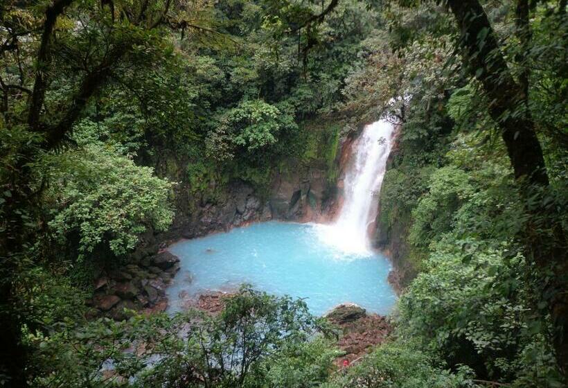 צימר Cabinas Río Celeste La Amistad