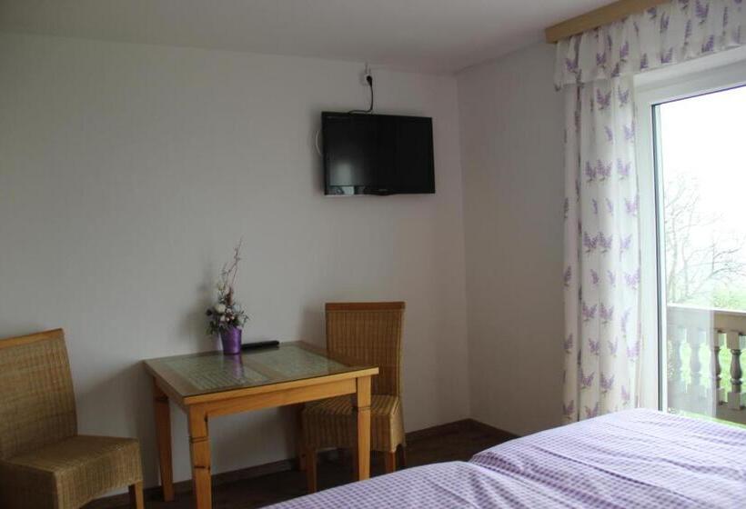 Bed and Breakfast Ferienwohnungen Schöbringer