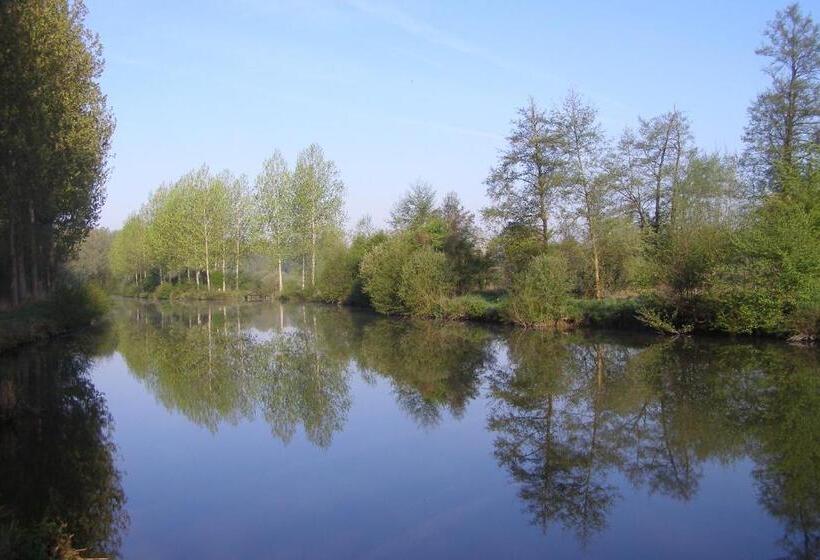 مبيت وإفطار Grange De La Herde