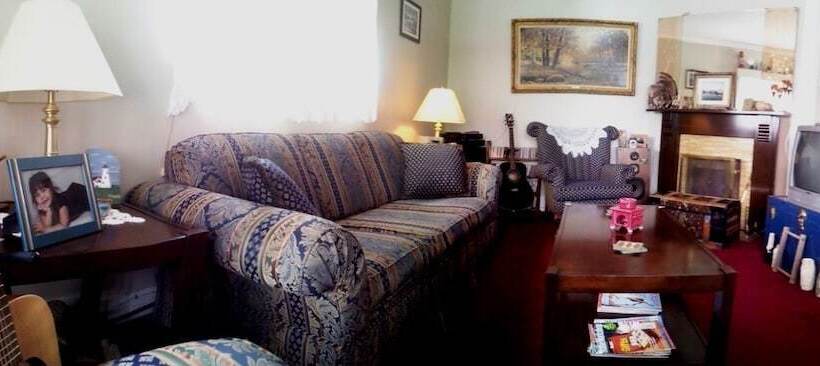 مبيت وإفطار The Spaniards Room Heritage Home