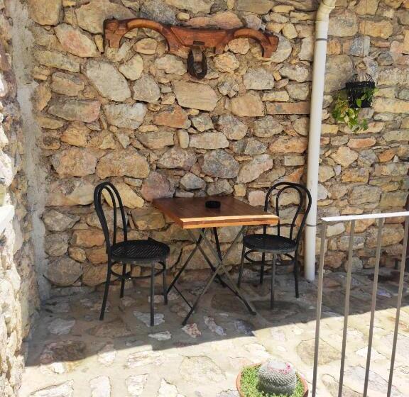 پانسیون Hostal Moliné