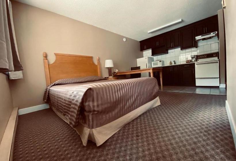 Twin Creeks Motel
