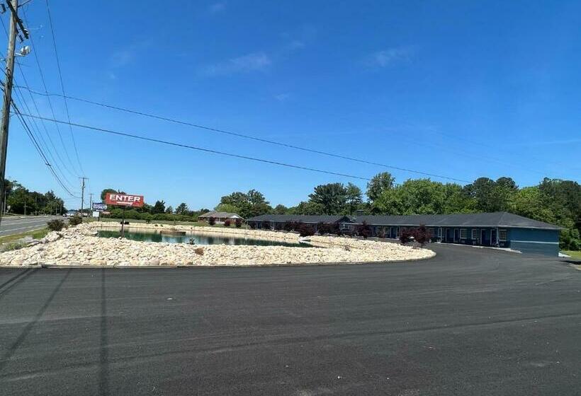 Washington & Lee Motel