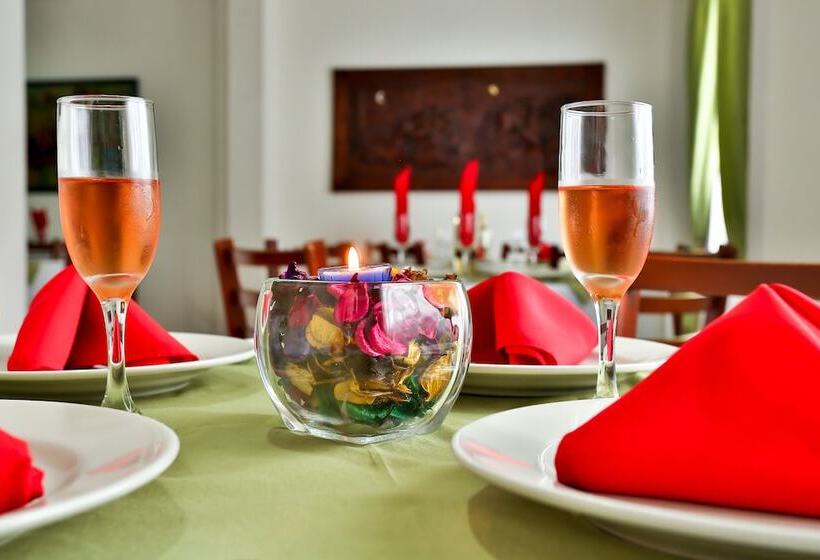 Casablanca Hotel, Restobar, Catering, Eventos & Turismo En Garzón