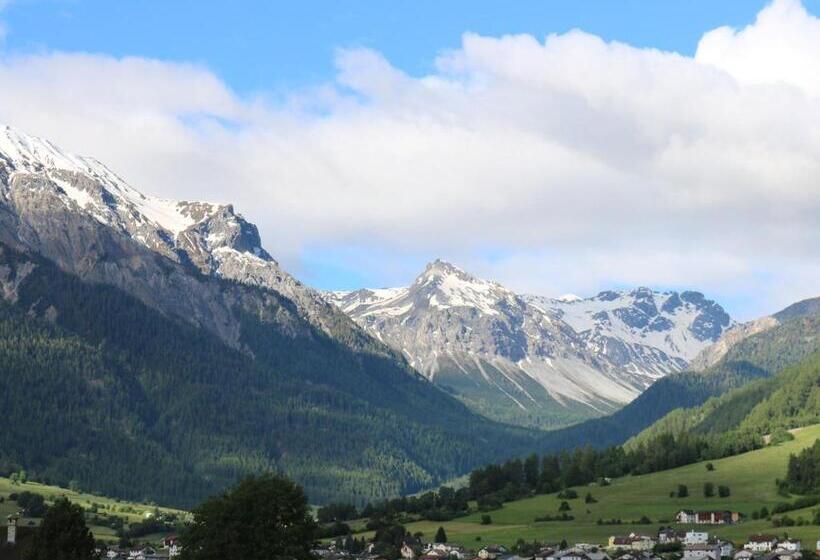 ホテル Schweizerhof Sta Maria