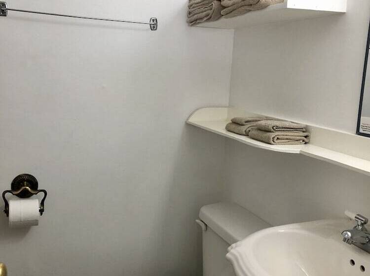 膳宿费 Edgewater Motel And Campground