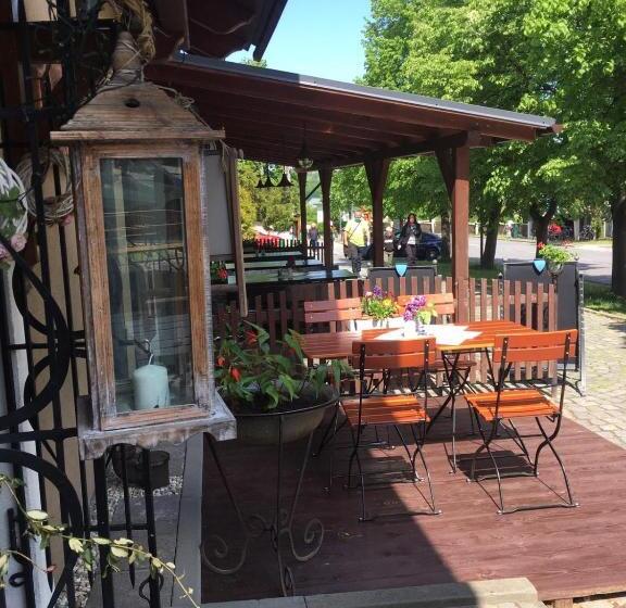 פנסיון U Námořníka Restaurant A Penzion