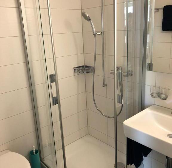 مبيت وإفطار Von May Rooms