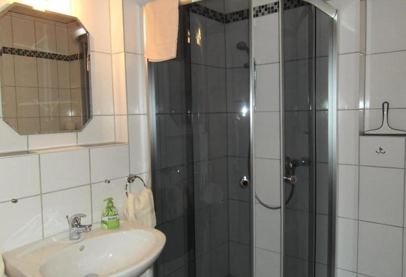 ベッドアンドブレックファースト Weingut U. Gästehaus Menten