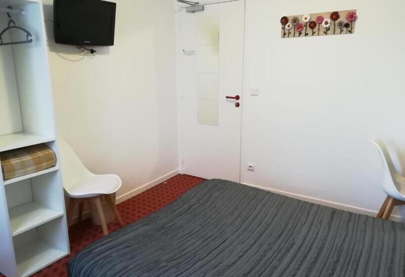 فندق De La Poste