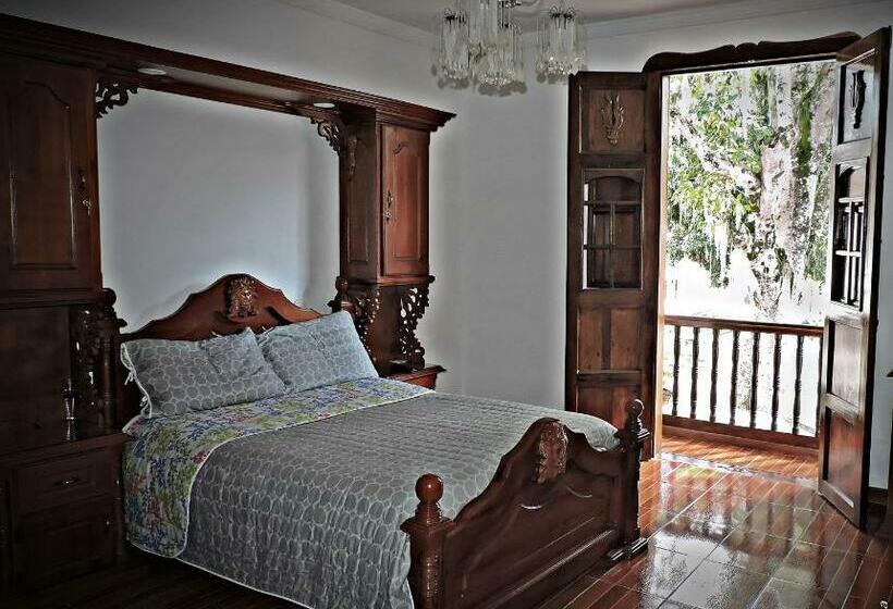 هتل Las Marías Family Home