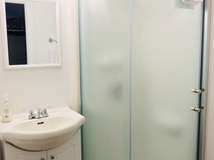 فندق على الطريق Manitou Motor Inn