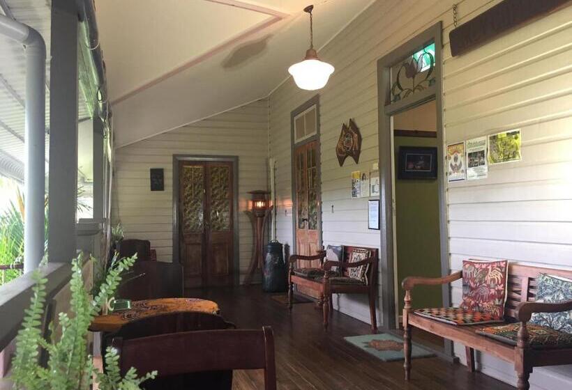 Пансион Grey Gum Lodge