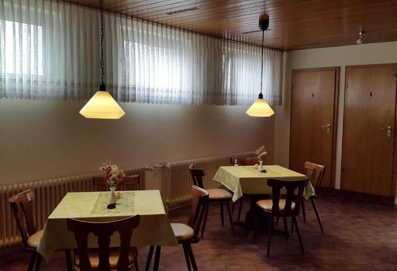 ペンション Zur Dorfschänke