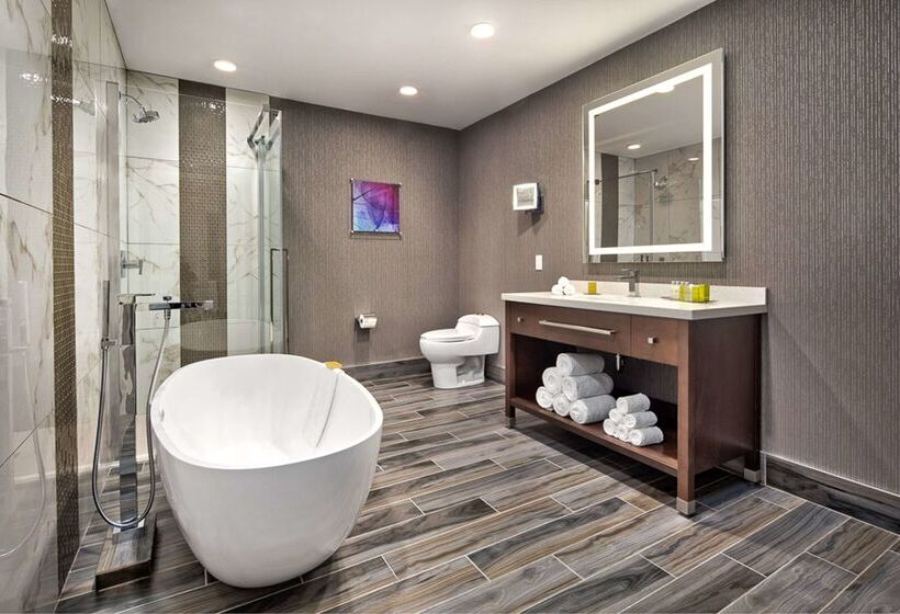 هتل Doubletree By Hilton Halifax Dartmouth