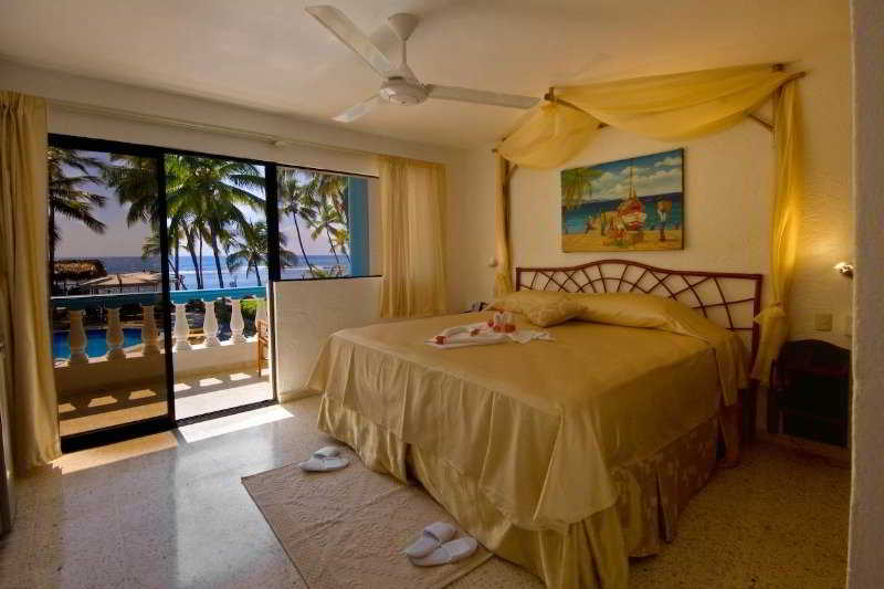 هتل Playa Esmeralda Resort