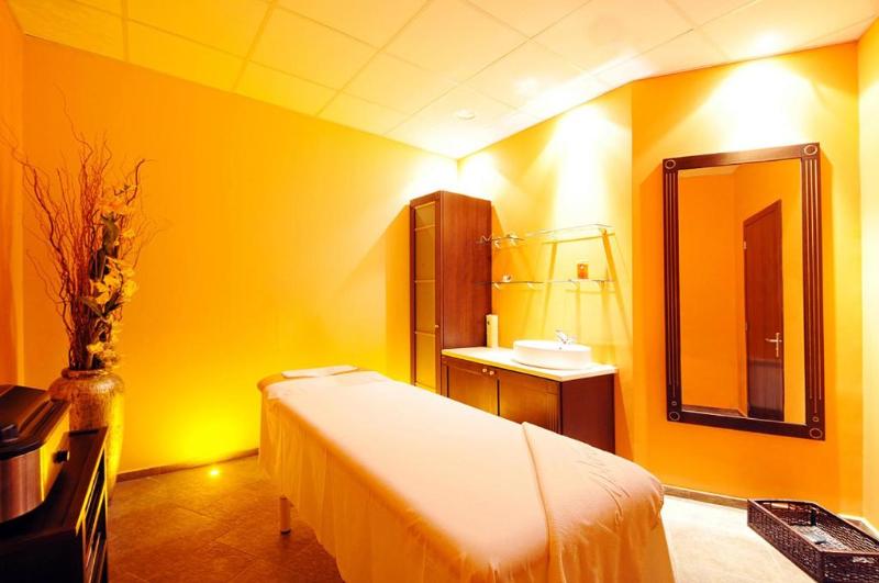 استراحتگاه Helios Spa Hotel   Children Slides, Pool, Entertainment & All Inclusive
