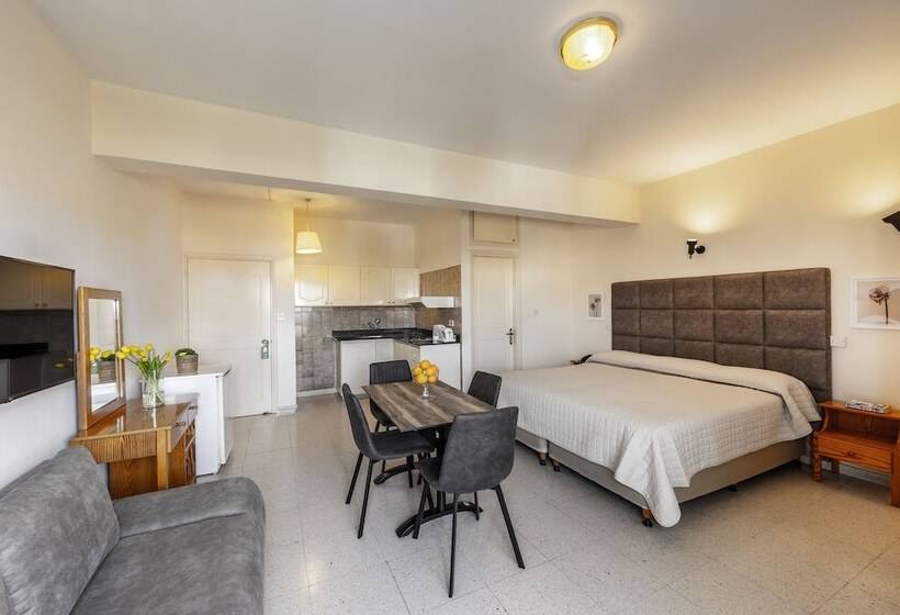 Stephanos Hotel Apartments