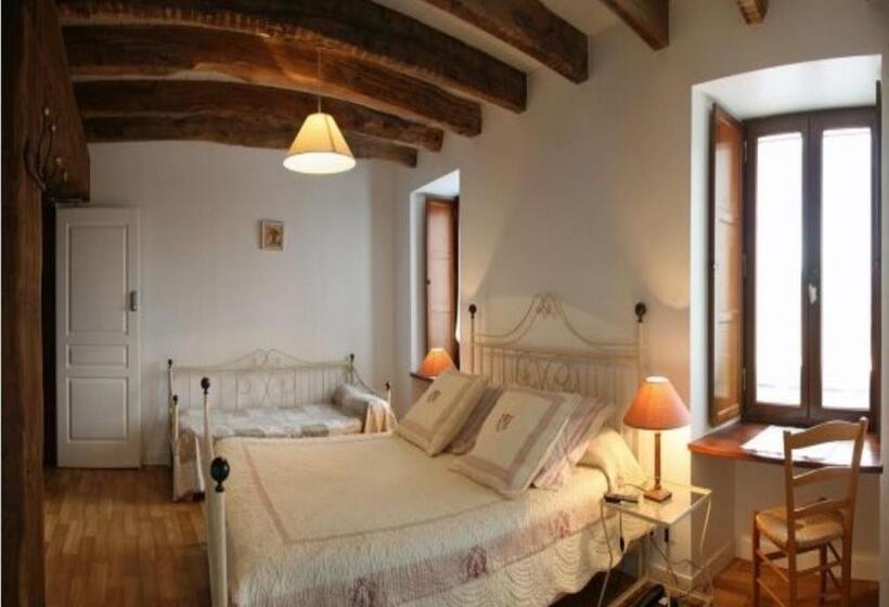 הוסטל Auberge Saint Hernin