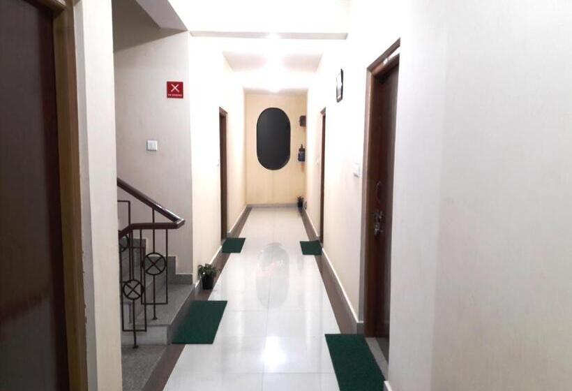 مبيت وإفطار Avlokan  Near Kainchi Dham Mandir