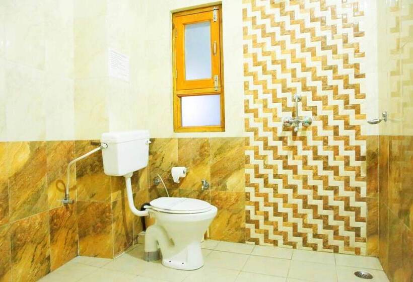 مبيت وإفطار Avlokan  Near Kainchi Dham Mandir